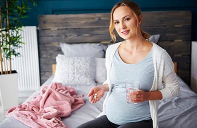 Wieso zu viel Folsäure in der Schwangerschaft schädlich ist, aber Folat nicht